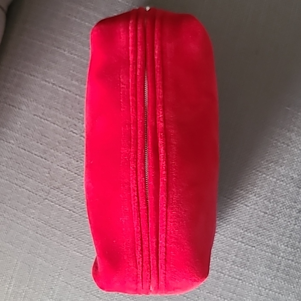 DIOR Beauty - Trousse Pouch in red velvet - Picture 6 of 9